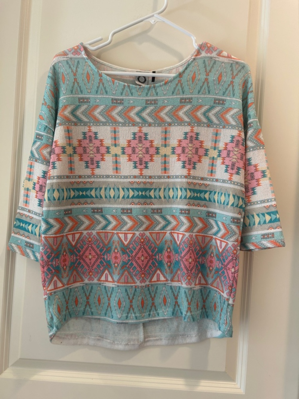 Anthropologie Akemi + Kin Aztec Navajo Print hi/lo knit Pullover Top 3/4sleeve L